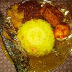 Nasi Kuning Ikan   Telur   Tahu   Perkedel