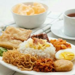 4 Paket Nasi Uduk Rame - Nonton Bersama Gofood