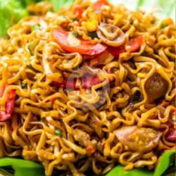 Mie Goreng Bakso Sosis Pedas Gila