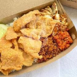 Nasi Kulit Penyet   Sambel Lalapan Serundeng