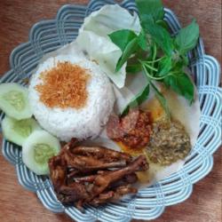 Ceker Tulang Lunak Serundeng   Sambal