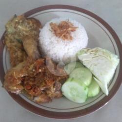 Paket Ayam Goreng Penyet Dada   Nasi   Gorengan