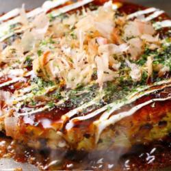 Okonomiyaki Isi Sosis Sapi   Telur Mata Sapi