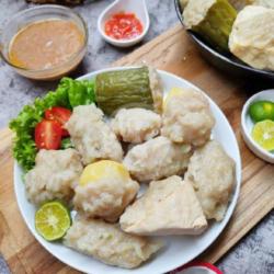 Batagor Dan Siomay Campur