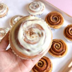 Cinnamon Roll Cream Cheese