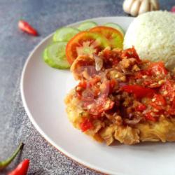 Nasi Ayam Goreng   Indomie Goreng