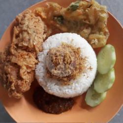 Nasi Serundeng Ayam Crispy