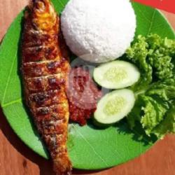 Nasi Bandeng Bakar Utuh,sambal Bawang