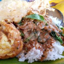 Nasi Pecel Telor Ceplok.