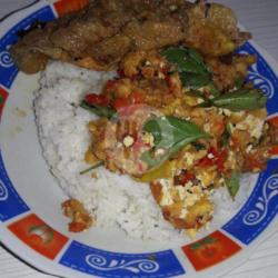 Tempe Sambal Kemangi Telur Nasi