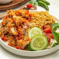 Indomie Goreng Ayam Geprek   Lemon Tea