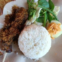 Nasi Jeroan Bumbu Hitam