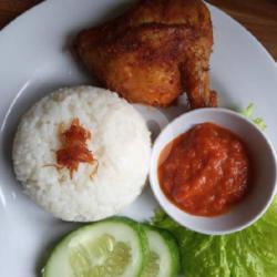 Nasi Uduk   Ayam Goreng   Sambal Super   Lalapan