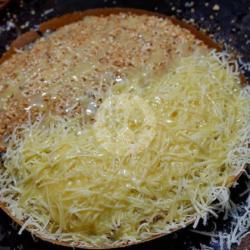 Martabak. Sebelah Keju Sebelah Kacang Susu