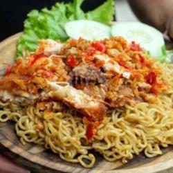 Indomie Nyemek Ayam Geprek