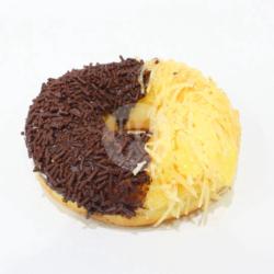 Donut Chocolate & Cheese