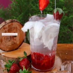 Es Kelapa Strawberry