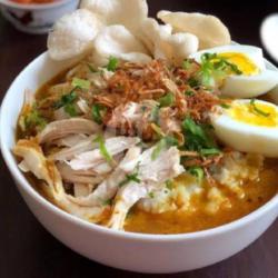 Bubur Ayam Kuah Kari Panas   Ayam Sewir  Telor   Tabur Kacang Bawang Seledri   Sambal Krupuk