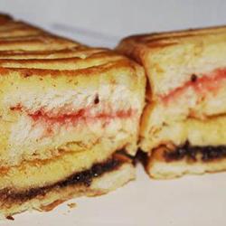 Roti Bakar Selay Stroberi