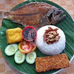 Paket Nasi   Ikan Sebelah Goreng / Bakar