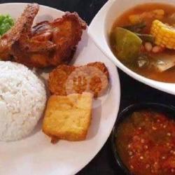 Pakey Ayam 2sayap Nasi Bakwan Jagung Tahu/tempe Sambel Timun