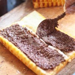 Roti Bakar Choco Crunchy - Strawberry