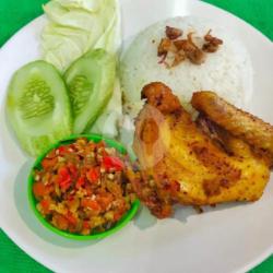 Ayam Goreng Kuning Pedas