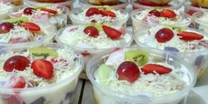 Salad Buah Dapoer Ayu, Jamin Ginting