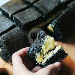 Black Sweet Pisang/kismis Keju