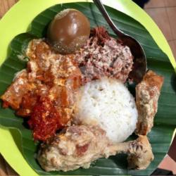 Gudeg Sambel Goreng Ayam Telur Tanpa Nasi