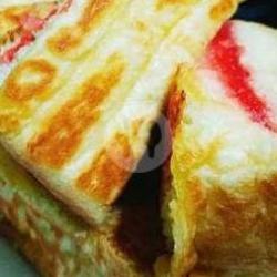 Puff Pastry Strawberry Setengah Porsi