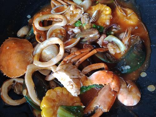 Seafood Bombom, Cikutra Barat