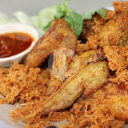 Sayap Ayam Kremes   Nasi   Esteh