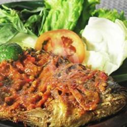 Ikan Mujaer Penyet Nasi