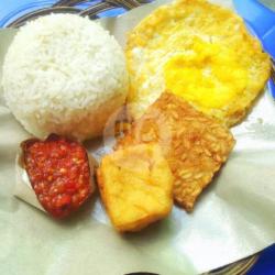 Nasi 3t (telur Tempe Tahu)   Sambal