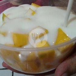 Salad Buah Mangga Creamy Yummy