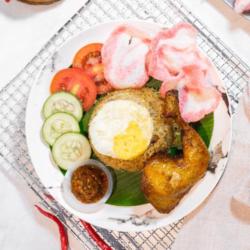 Nasi Goreng Special (plus Ayam Goreng)