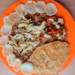 Nasi Goreng Ayam Suwir Telor Dadar