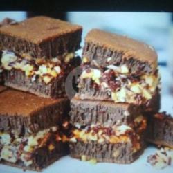 Martabak Manis Blackforest Coklat