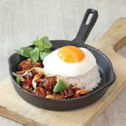 Nasi Panggang Dengan Ayam Kungpao Dan Telur