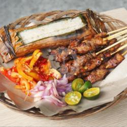 Sate Daging Ayam (10 Tusuk)