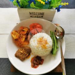 Nasi Semur Daging Sapi Manis