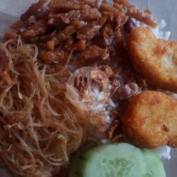 Nasi Uduk   Orek Tempe   Bihun   Nugget   Sambal   Kerupuk