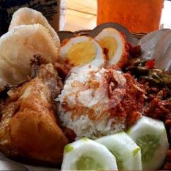 Nasi Gurih   Ayam Goreng