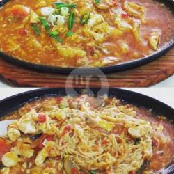 Mie Hot Plate Saus Pedas Ayam