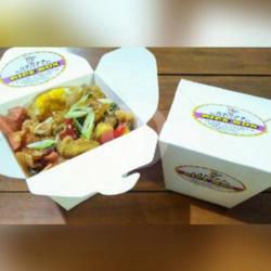 Rice Box (nasi   Koloke Ayam   Telor Ceplok   Cap Cay)