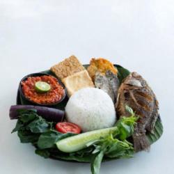 Nasi Tempong Mujair