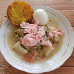 Lontong Toco Telur Bakwan