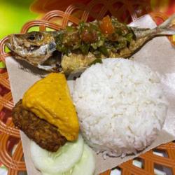 Nasi Gembung Cabe Pecak   Teh Manis Dingin