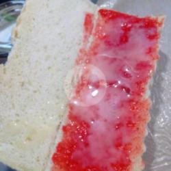 Nanas - Strawberry (kl Siang Bukanya Di Amposari)